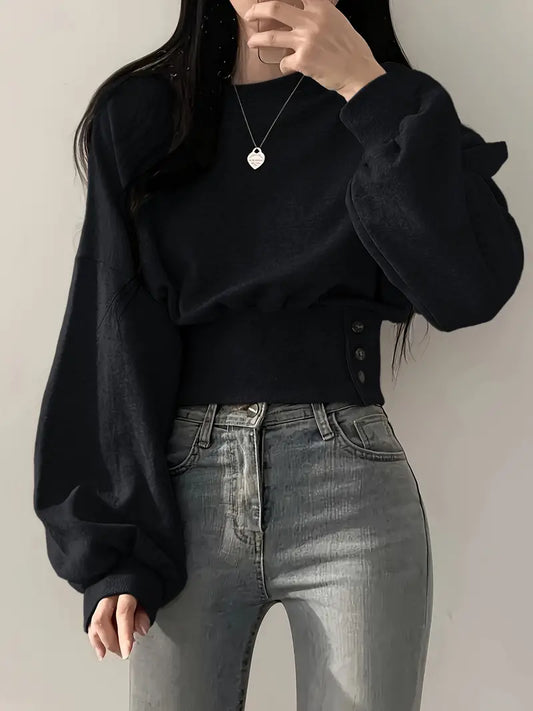 Elysia | Maglia crop in cotone con maniche a sbuffo e dettagli a bottoni